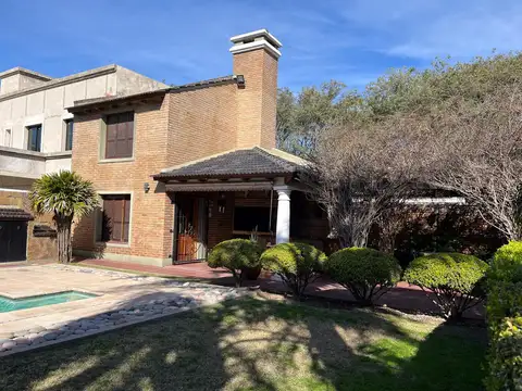 Casa 5 ambientes con 3 baños