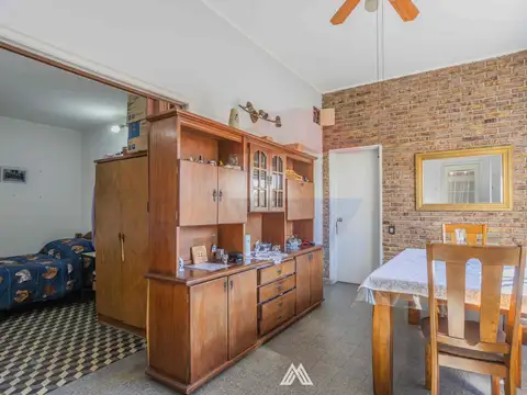 Casa 5 ambientes con 2 baños