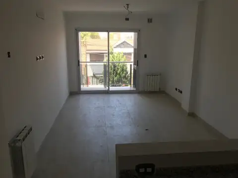 Saavedra 200, Piso 1