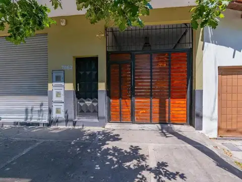 Depto Tipo Casa en Venta con 1 cocheras