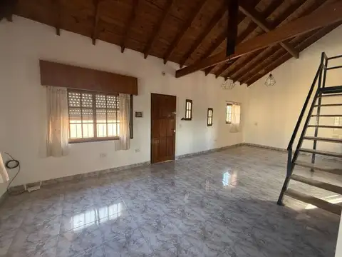 Depto Tipo Casa en Venta de 3 ambientes