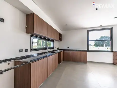 Casa en Venta al Oeste