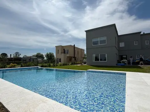 Casa en Venta en Pilar, USD 290.000