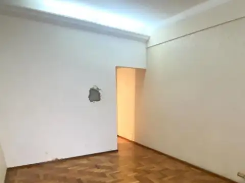 DEPARTAMENTO TIPO CASA 2 AMB AL FRENTE x escalera