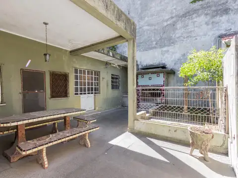 Depto Tipo Casa en Venta de 5 ambientes