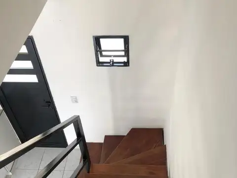 Depto Tipo Casa en Venta con 1 cocheras