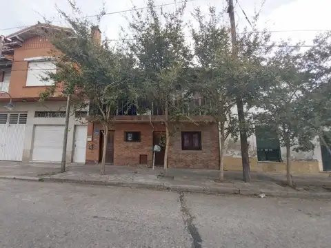 CASA 5 AMBIENTES, SAN FERNANDO MAS DPTO Y GALPON