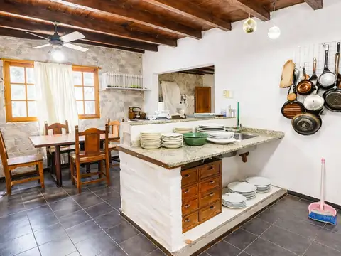 CASA 5 AMBIENTES, SAN FERNANDO MAS DPTO Y GALPON