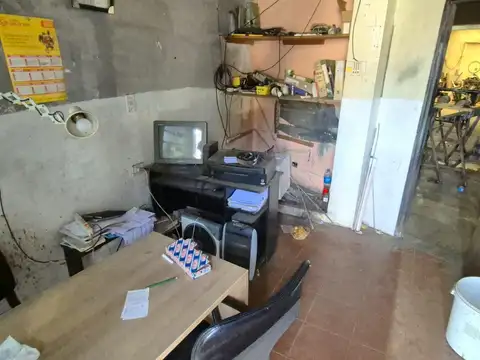 Local a la calle con entrada de vehiculo