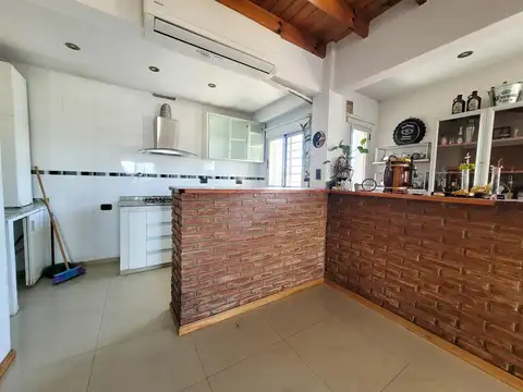 Depto Tipo Casa en Venta en Bernal, USD 65.000