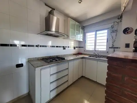 Depto Tipo Casa 3 ambientes con 2 baños