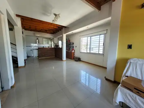 Depto Tipo Casa en Venta de 3 ambientes