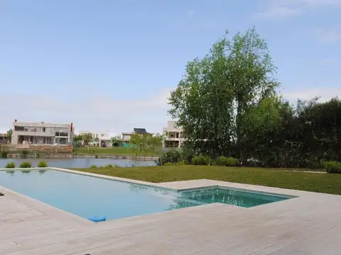 Avenida de los Lagos Nordelta 100