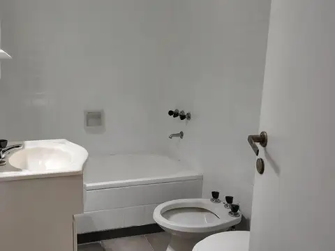 Departamento monoambiente al frente en alquiler.  1 ambiente Villa Del Parque