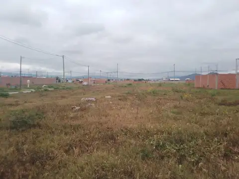 Zona Sur. B° San Genaro. Capitanes de Güemes S/N. Mza 4. Lote 100