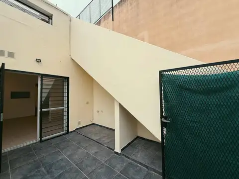 Av. Arijon 844 - Depto. De Pasillo De 1 Dormitorio En Alquiler - Roque Saenz Peña, Rosario