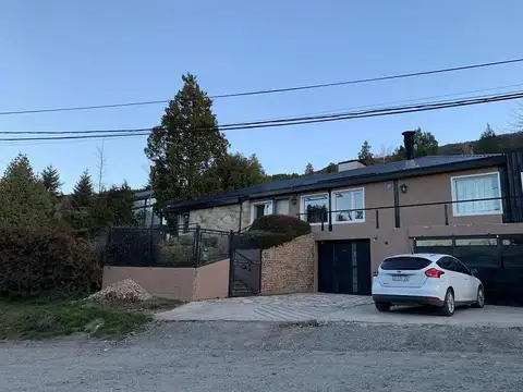Casa en Barrio Melipal con Vista 6 ambientes
