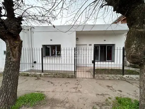 Casa en venta 4 ambientes en Moreno
