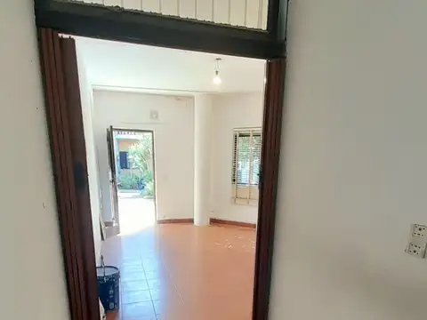 Departamento al Frente 3 amb con Cochera cubierta en Complejo con jardines!