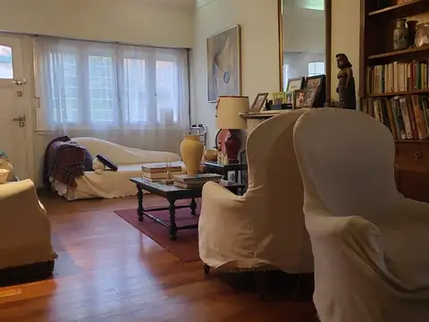 Duplex en Excelente zona de Vicente López 4 amb. 3 dorm garage y jardín