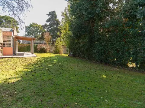 Venta de lote en T c/salida a 2 calles Gonnet