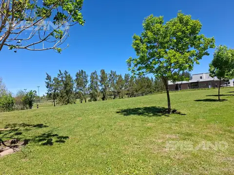 VENTA DE LOTE EN EL NAUDIR - AGUAS PRIVADAS BARRIO PRIVADO