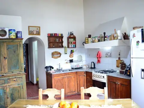 CASA de 3 DORMITORIOS BARRIO PUEYRREDÓN