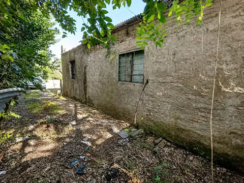 CASA EN VENTA A REFACCIONAR EN LOS HORNOS
