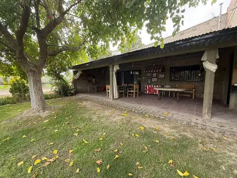 Casa 5 ambientes con 3 baños