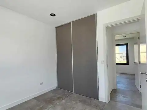 Casa 5 ambientes con 4 baños