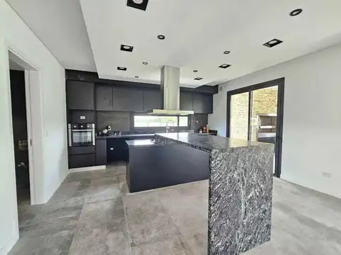 ESPECTACULAR CASA A ESTRENAR - LA RESERVA CARDALES