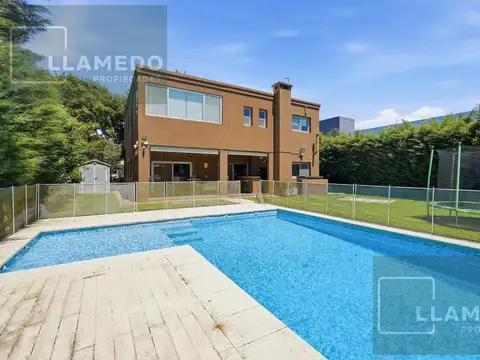 Venta de casa en Barrio Cerrado Village Del Parque