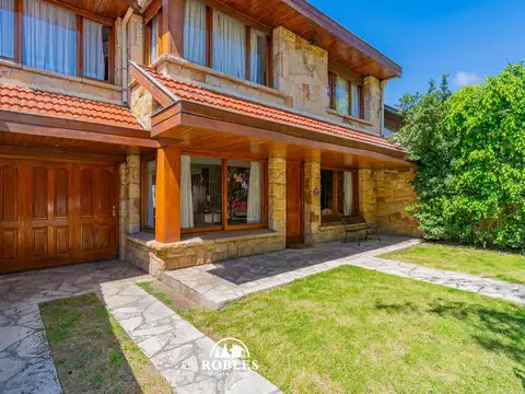 Casa en Venta de 5 dormitorios