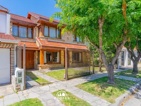 Chalet en el entorno del barrio Los Troncos