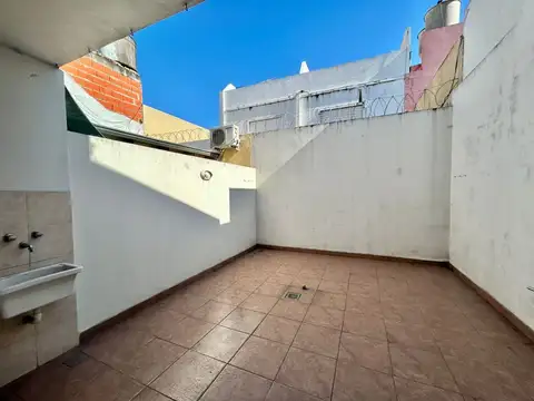 Depto Tipo Casa en Venta de 2 ambientes