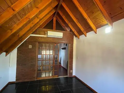 Depto Tipo Casa 4 ambientes con 1 baño
