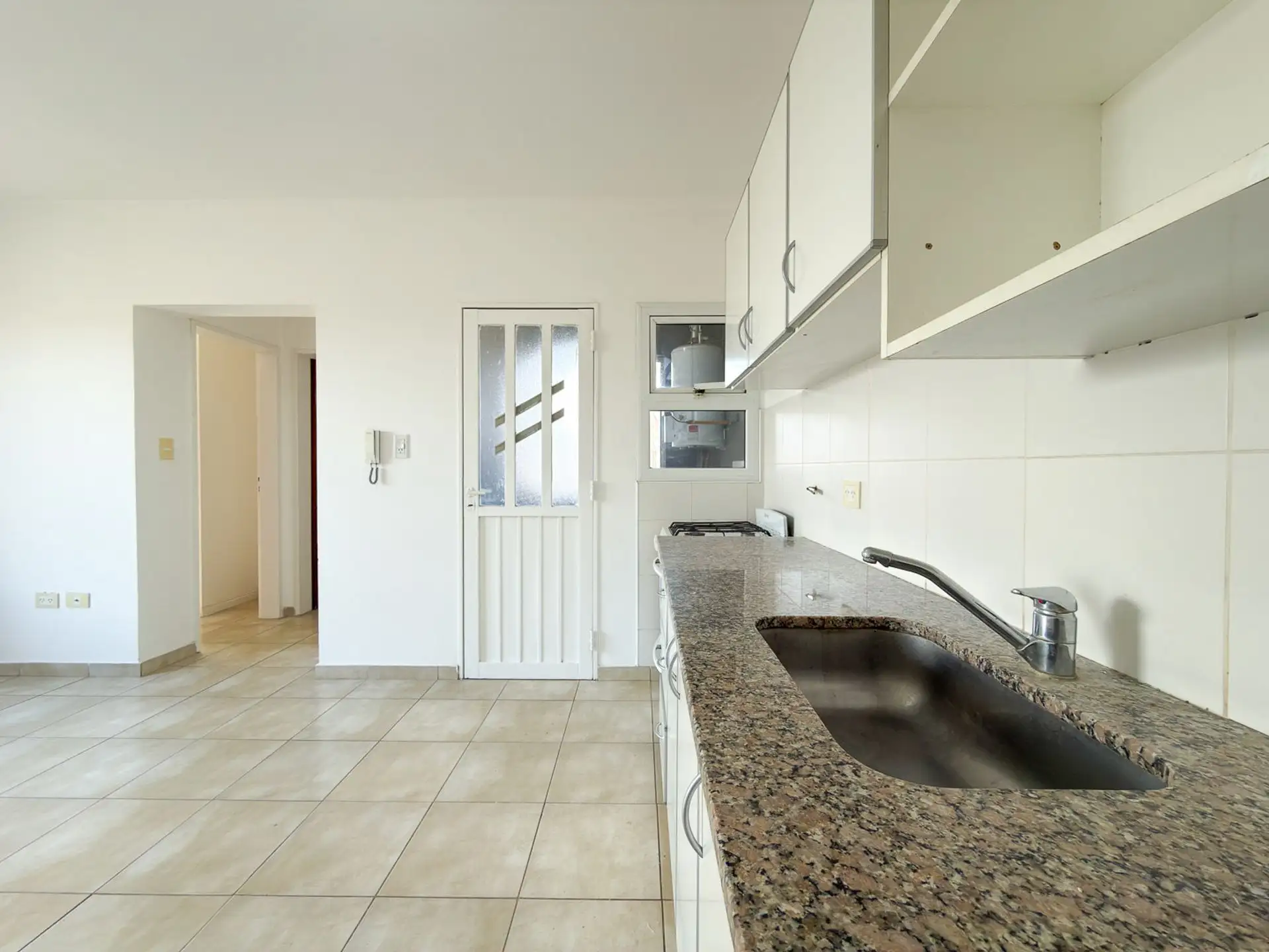 Venta departamento un dormitorio y escritorio