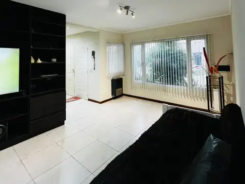 Depto Tipo Casa en Venta con 1 cocheras