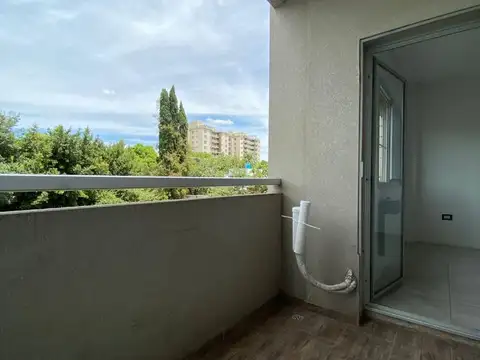 Departamento en Alquiler en Ituzaingo Sur, $ 650.000