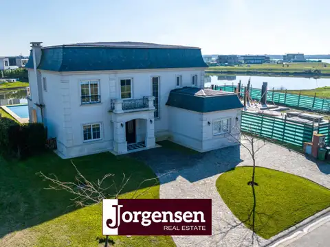 Casa en Venta Estilo Francés - Marinas, Puertos