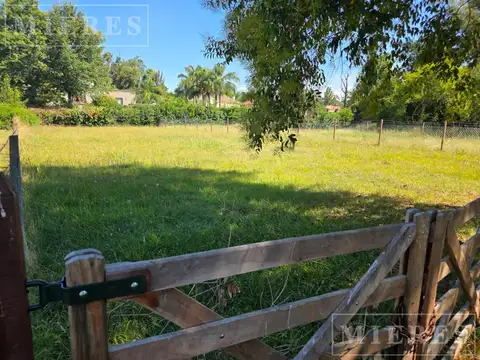 Lote de 1900m² en venta en La Lonja, Pilar