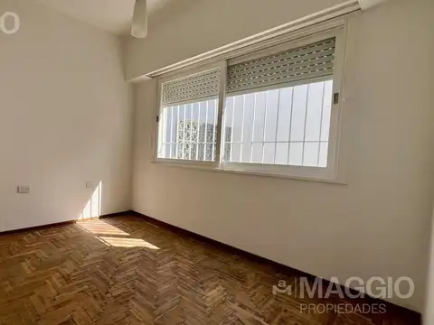 Depto Tipo Casa en Alquiler con 1 cocheras