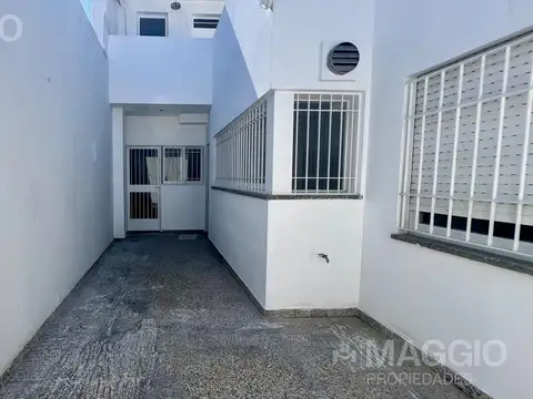 Depto Tipo Casa en Alquiler de 3 dormitorios