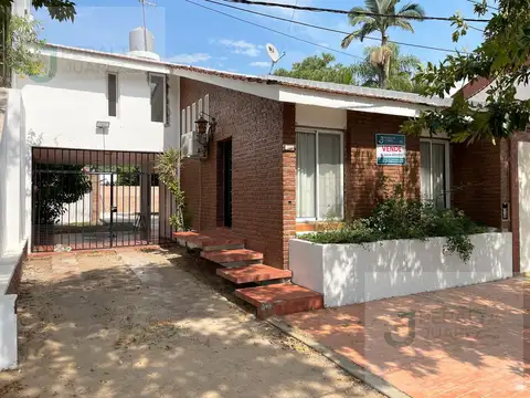 Casa EN VENTA con vista al Rio en Paso de la Patria