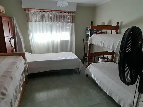 A 2000 m de la Avenida Rivadavia y a 3 Km de la ciudad de Las Flores