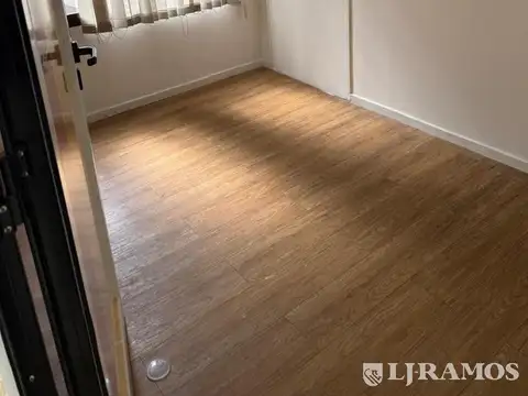 Alquiler de oficina de 200 m2 en San Isidro