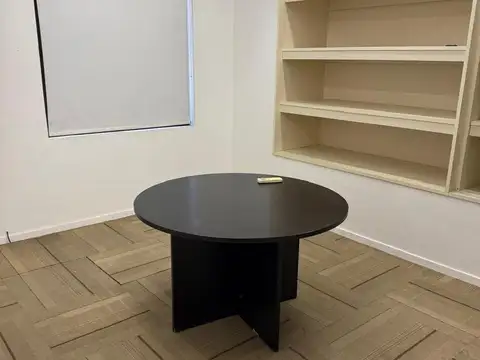 Alquiler de oficina de 200 m2 en San Isidro