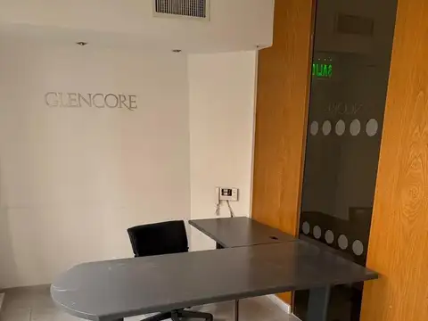 Oficina en Alquiler con 2 cocheras