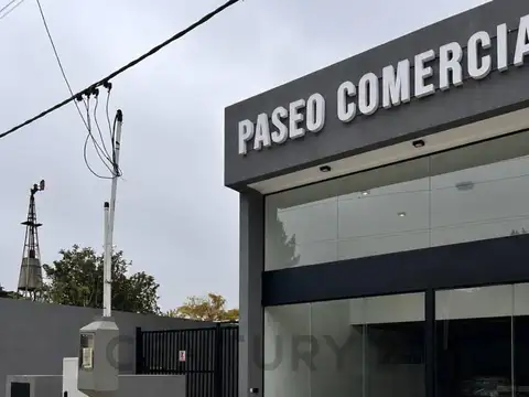 Cocheras en venta en complejo de locales y oficinas