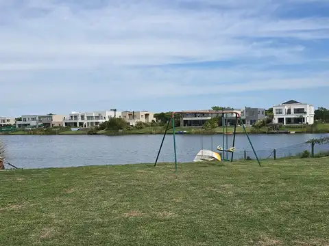 LOTE A LA LAGUNA  EN VENTA PUERTOS DEL LAGO BARRIO VISTAS